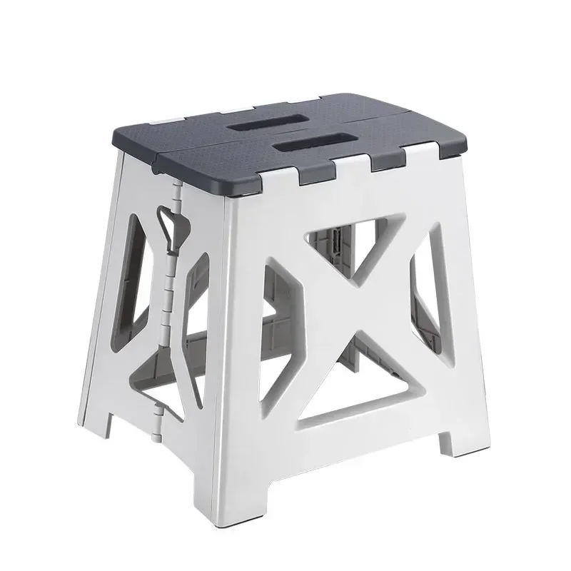 Portable Plastic Folding Stool - Kids Outdoor Folding Chair recensione e prezzo
