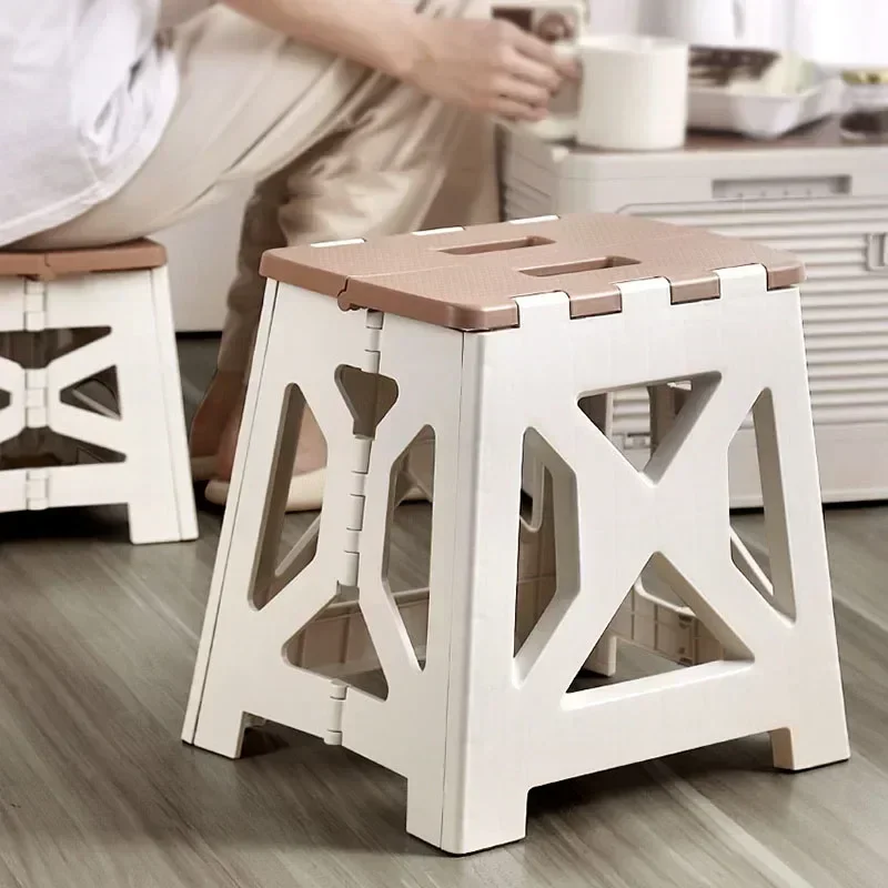 Portable Plastic Folding Stool - Kids Outdoor Folding Chair recensione e prezzo
