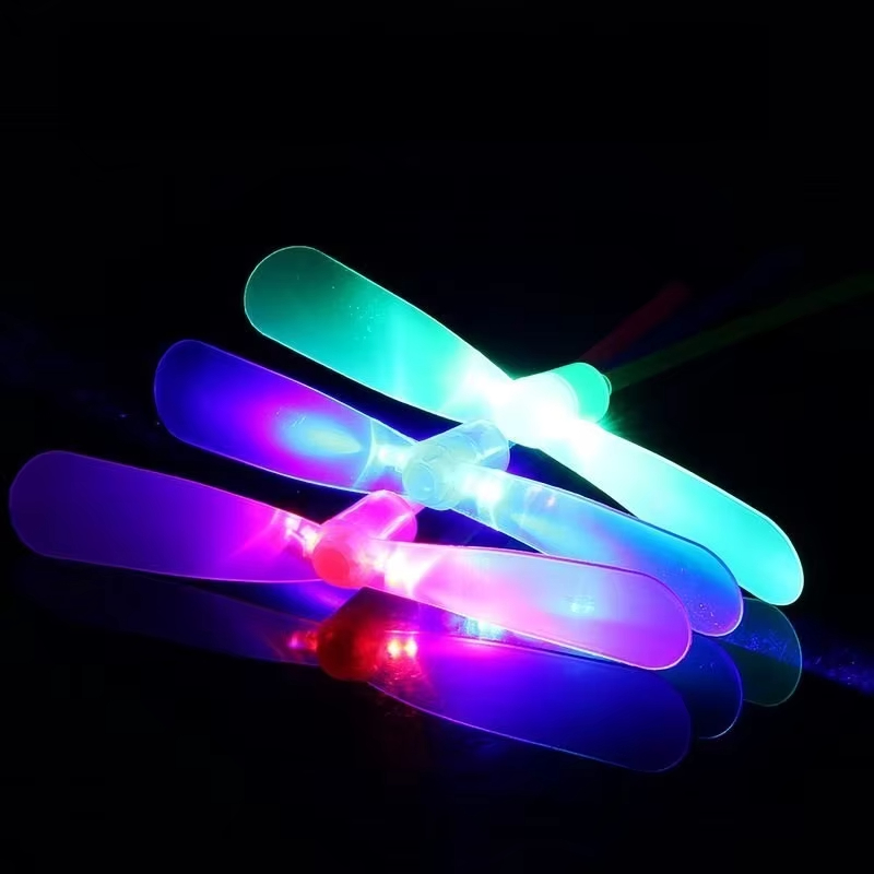 LED Luminous Bamboo Dragonfly  - Kids Outdoor Movie Night recensione e prezzo