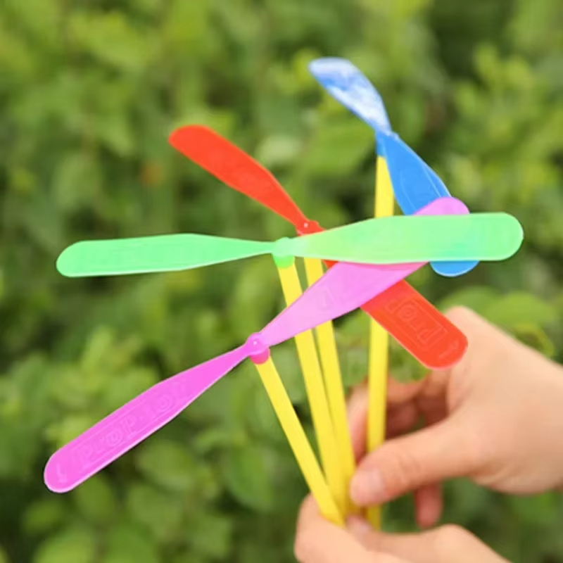 LED Luminous Bamboo Dragonfly  - Kids Outdoor Movie Night recensione e prezzo